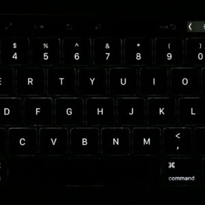 macbook pro 2016 15 inch keyboard illuminated night view